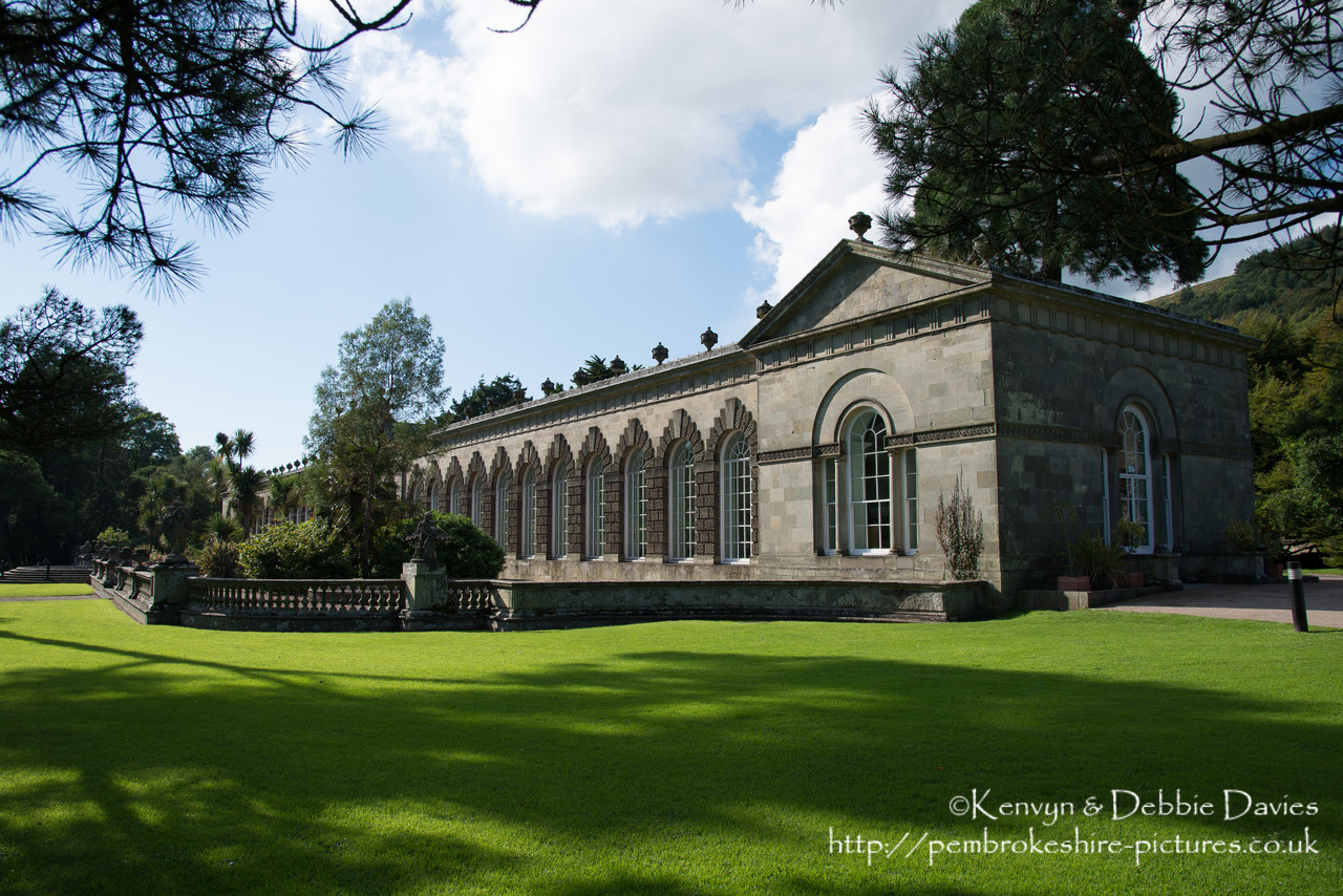 327ft long and completed in 1793 to house the estates citrus fruit trees.